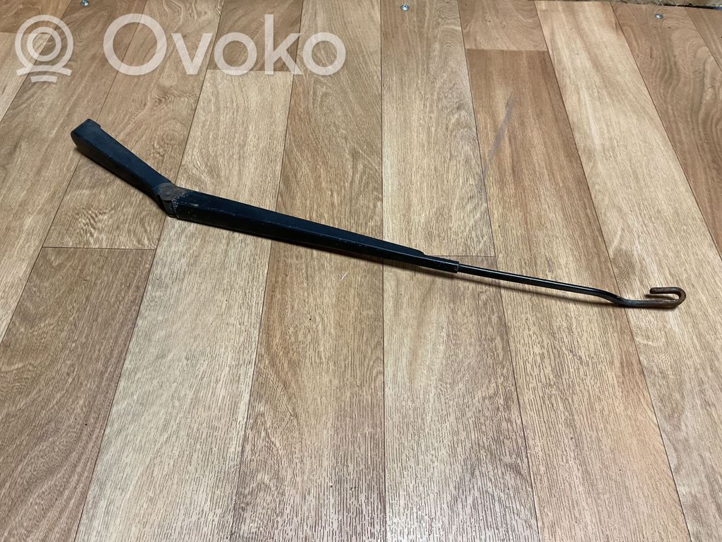 Ford Focus Front wiper blade arm 