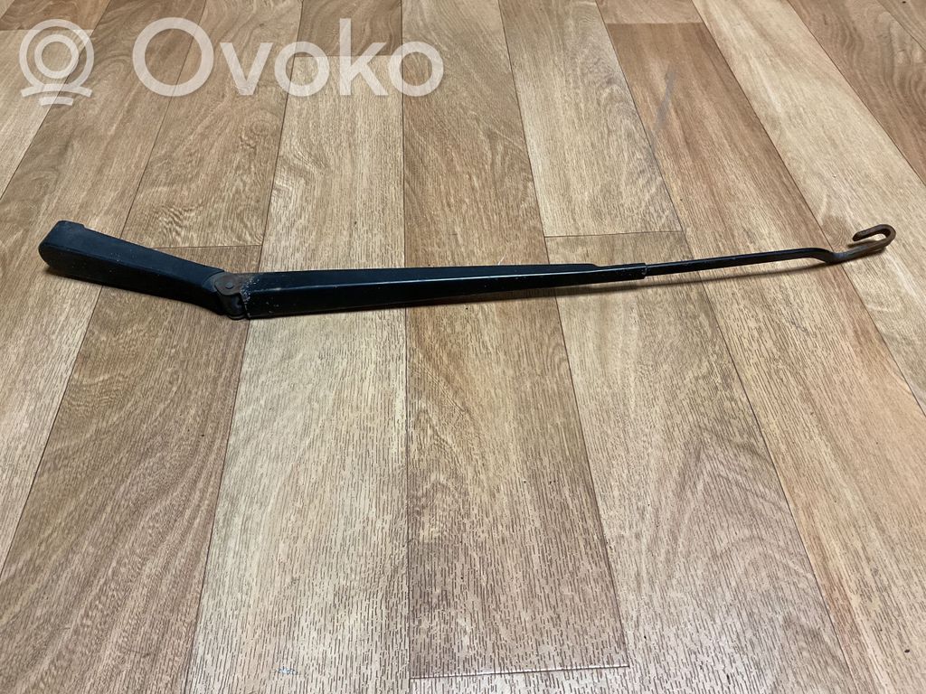 Ford Focus Front wiper blade arm 