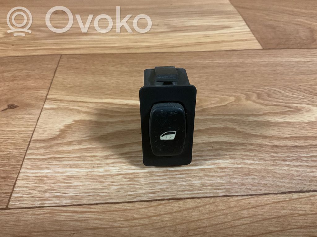 Electric window control switch   14889170XT,070504,052582147