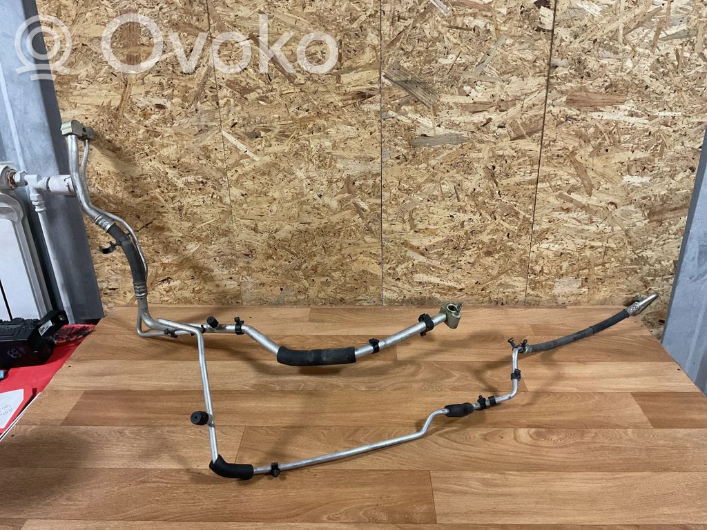 Opel Insignia A Moottorin vesijäähdytyksen putki/letku 