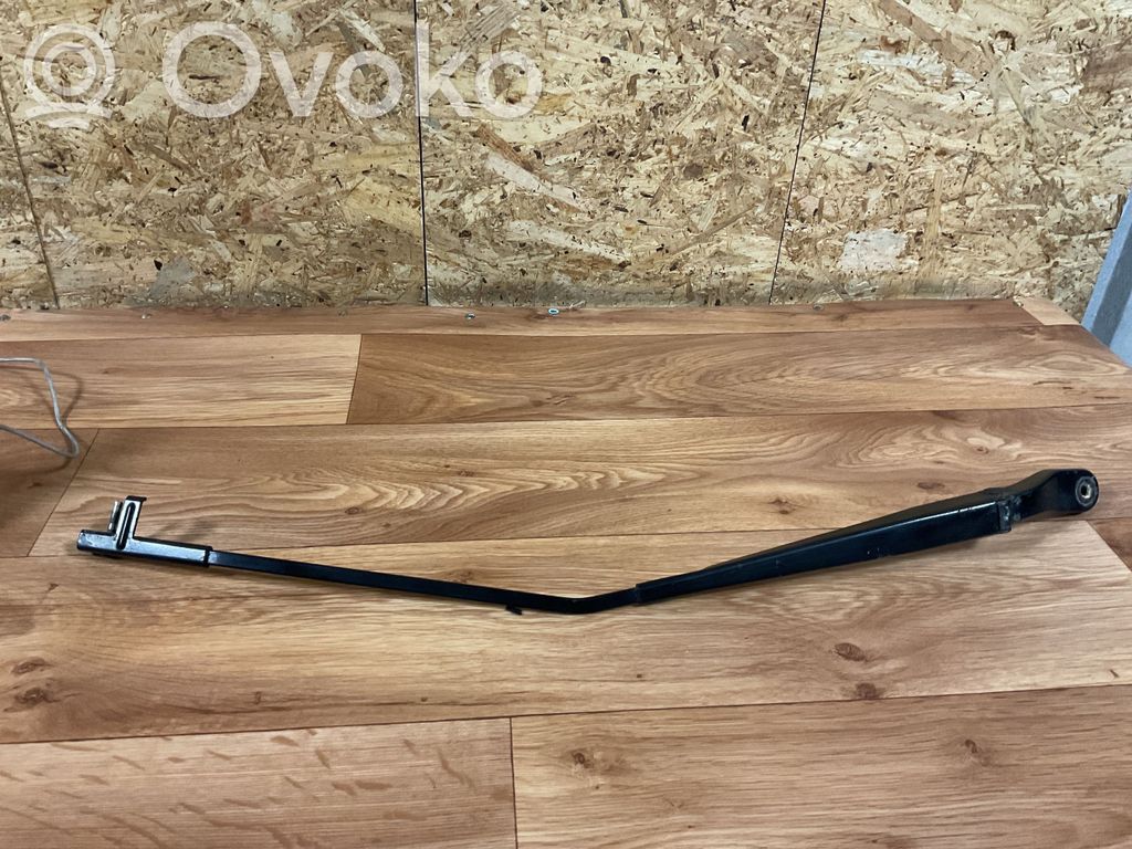 Mazda 3 I Front wiper blade arm 