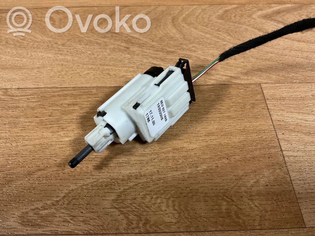 Audi A4 S4 B7 8E 8H Brake pedal sensor switch 