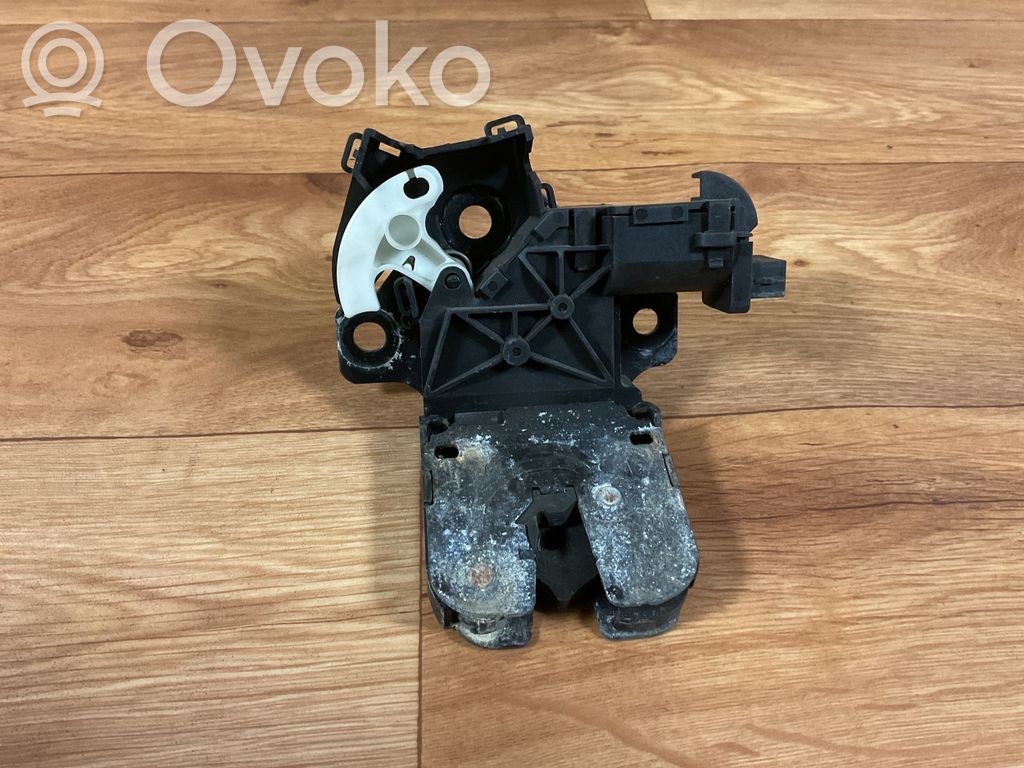 Audi A6 S6 C6 4F Încuietoare portbagaj 