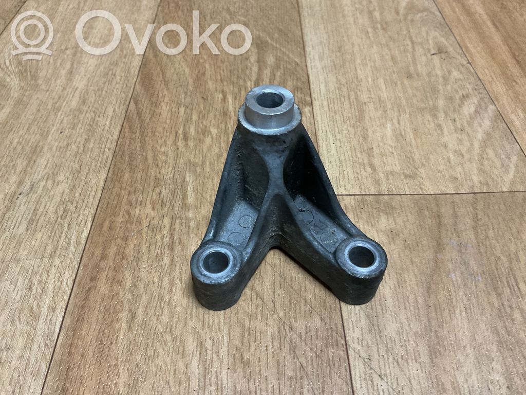 Volkswagen Touareg II Kita variklio skyriaus detalė 