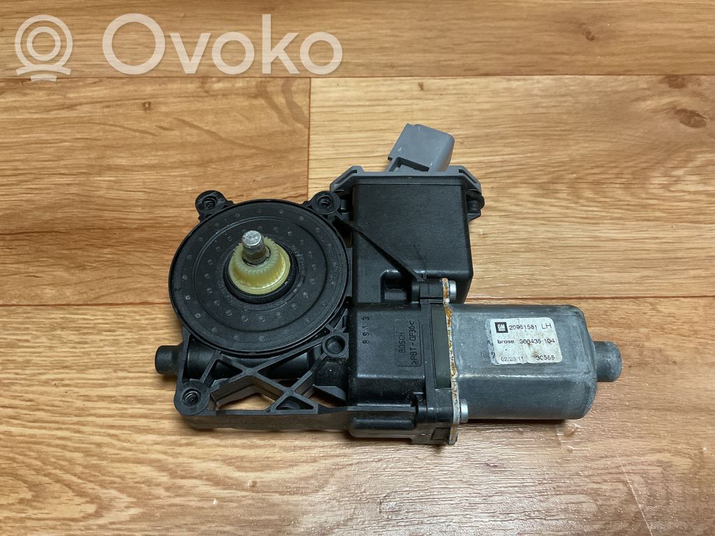 Opel Insignia A Silnik regulatora szyby drzwi przednich 