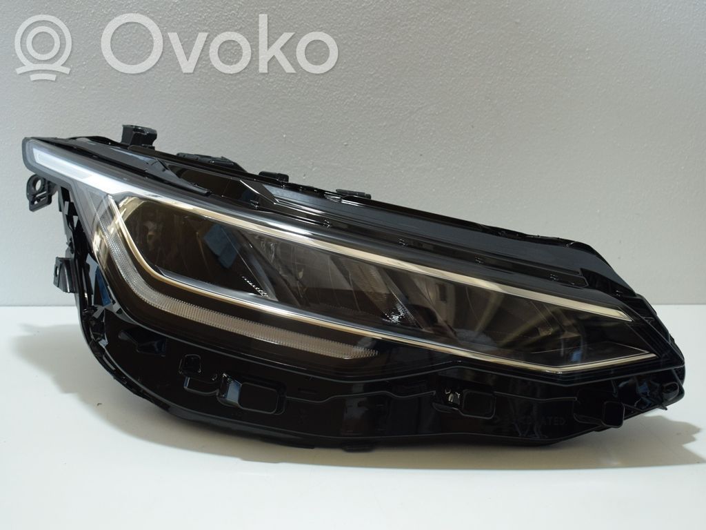 Volkswagen Golf VIII Lampa przednia 
