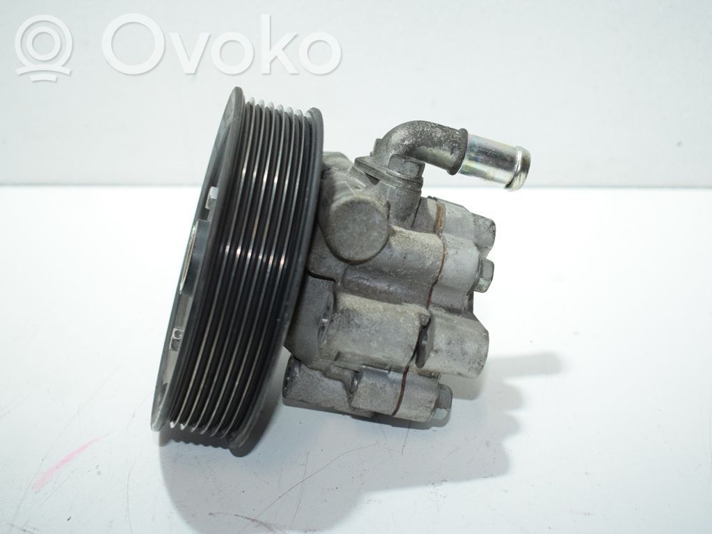 Power steering pump   8200763524