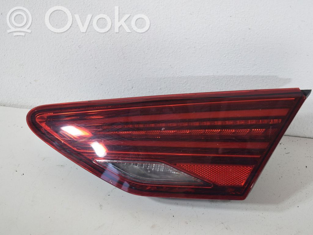 Seat Leon (5F) Galinis žibintas dangtyje 