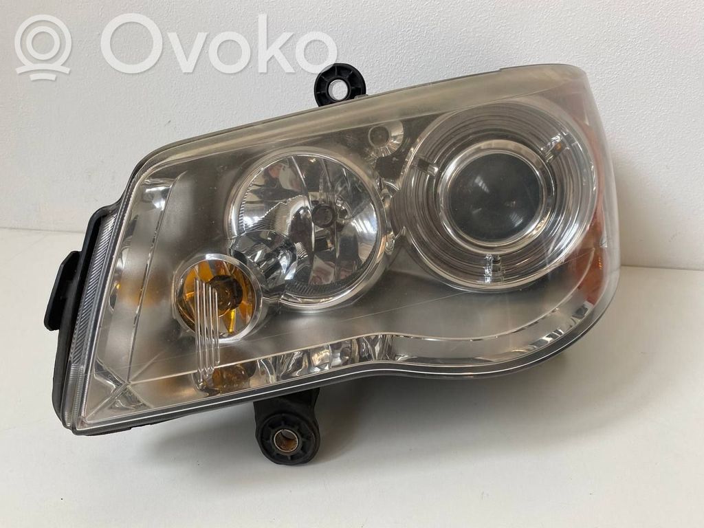Chrysler Voyager Headlight/headlamp 