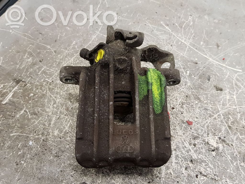 Volkswagen Golf IV Tylny zacisk hamulcowy 
