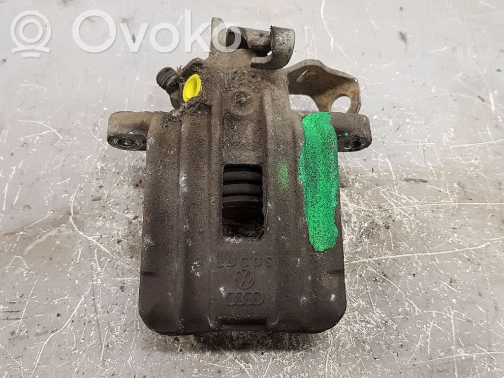 Volkswagen Golf IV Tylny zacisk hamulcowy 