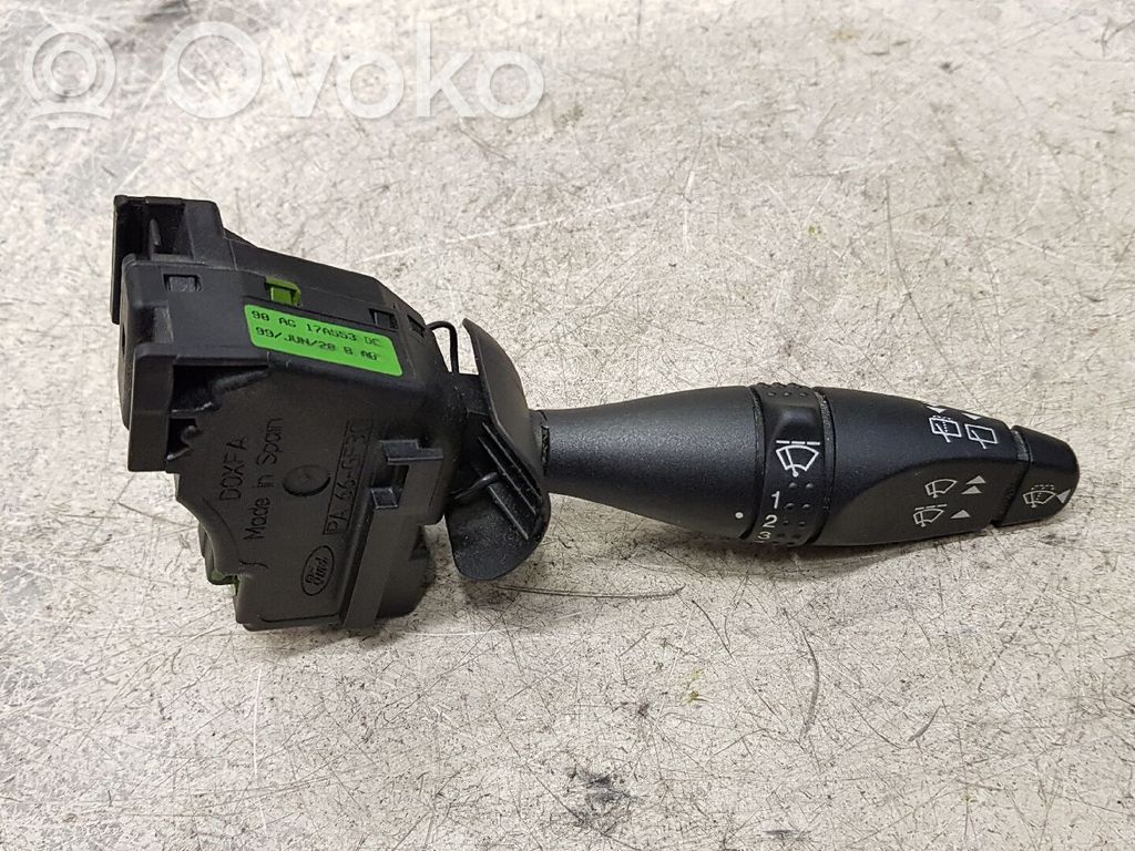 Ford Focus Pyyhkijän vipu 