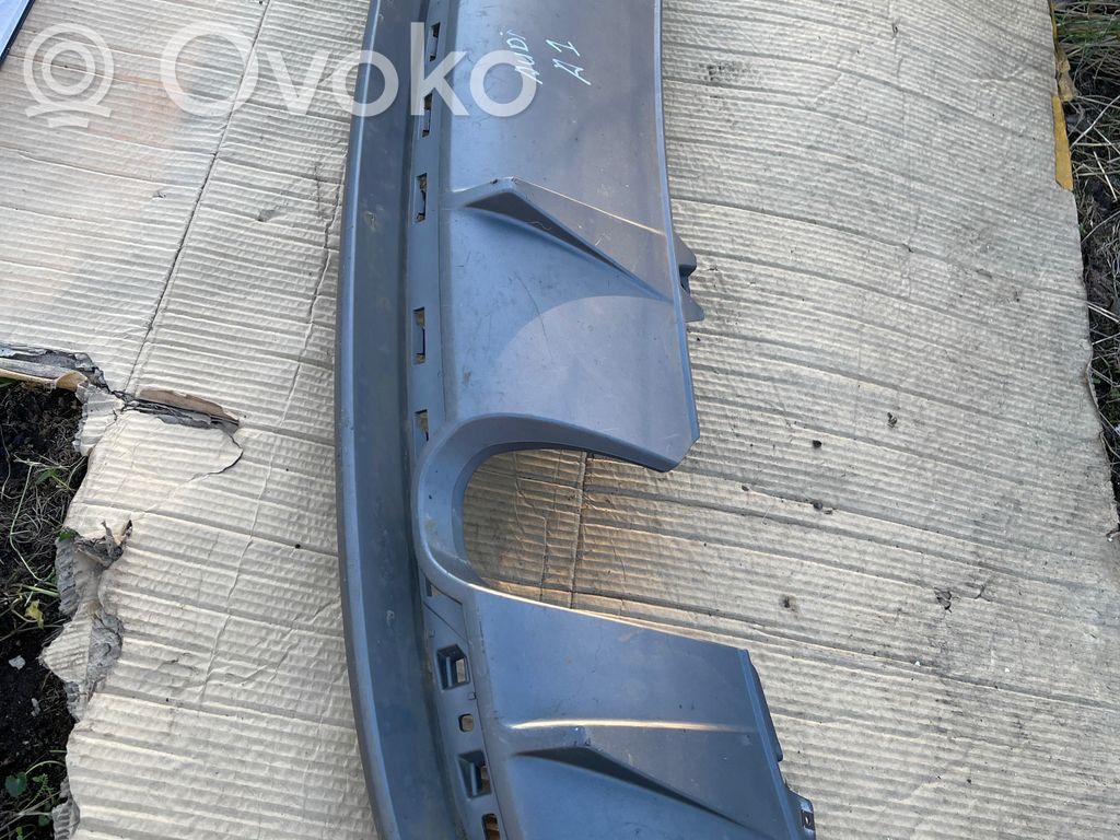 Audi A1 Takapuskurin koristemuotolista 
