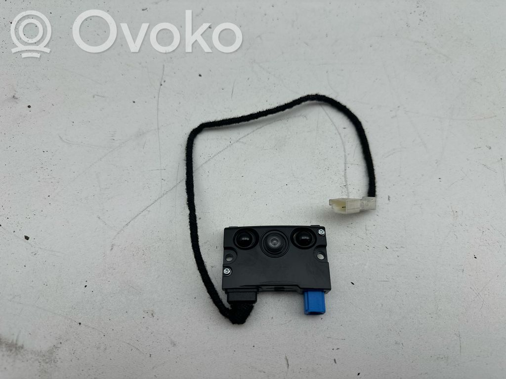 Tesla Model Y Wing mirror camera 