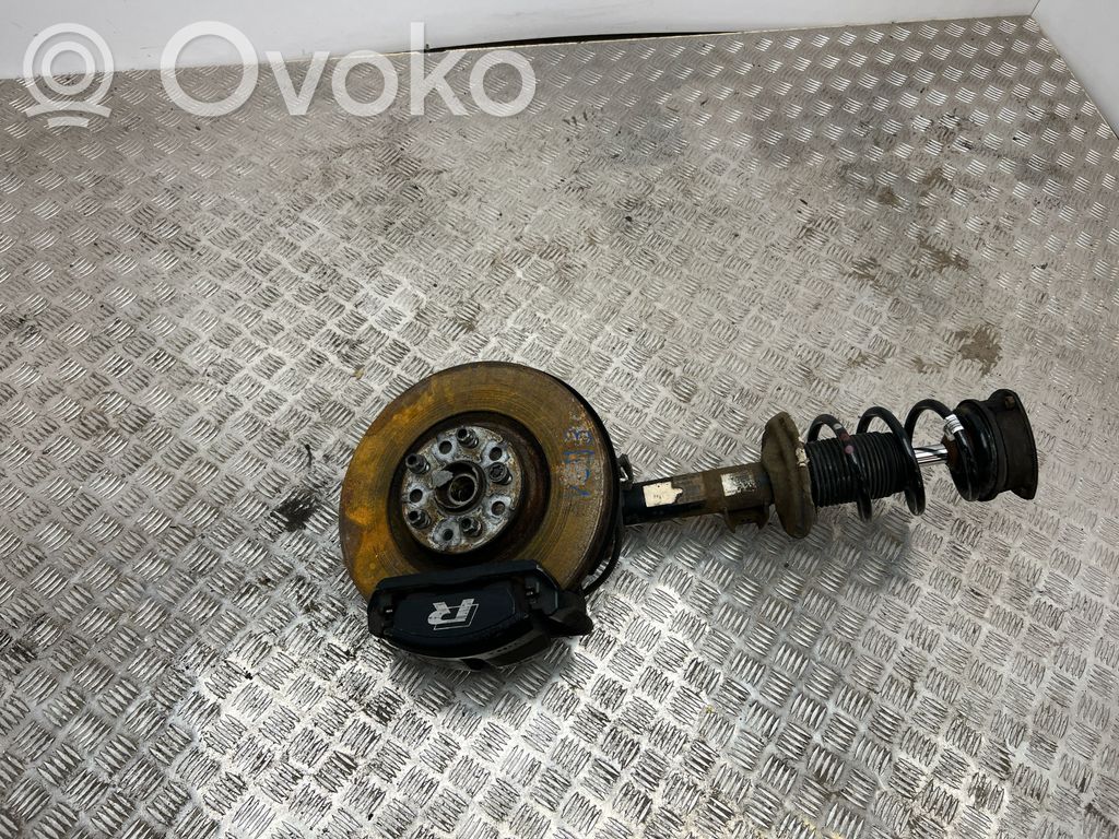 Volkswagen Golf VII Zwrotnica koła przedniego 