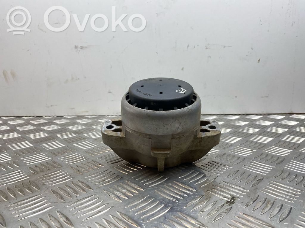 Porsche Panamera (971) Engine mount bracket 