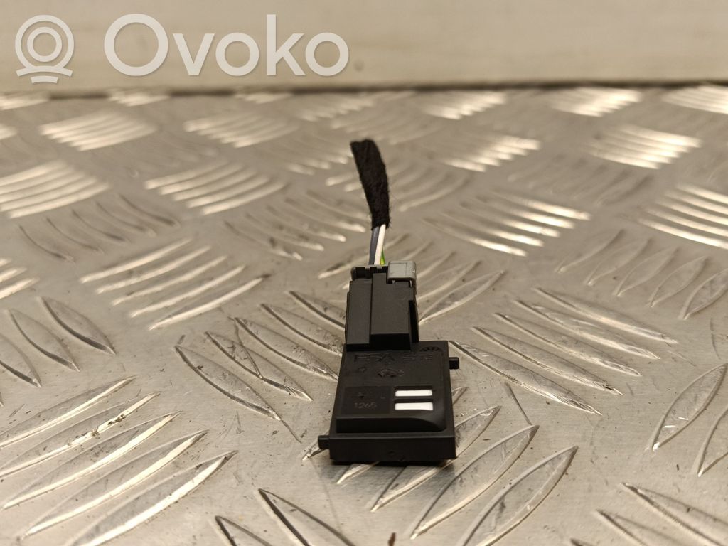 Peugeot 2008 II Rain sensor 