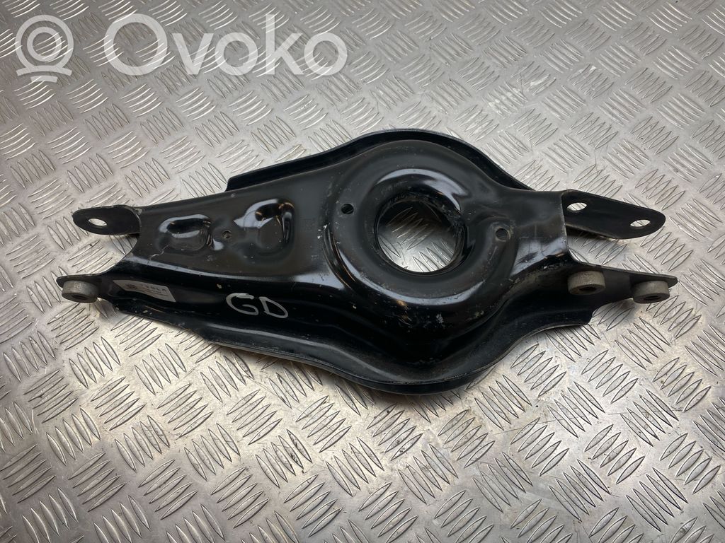 Tesla Model Y Рычаг 