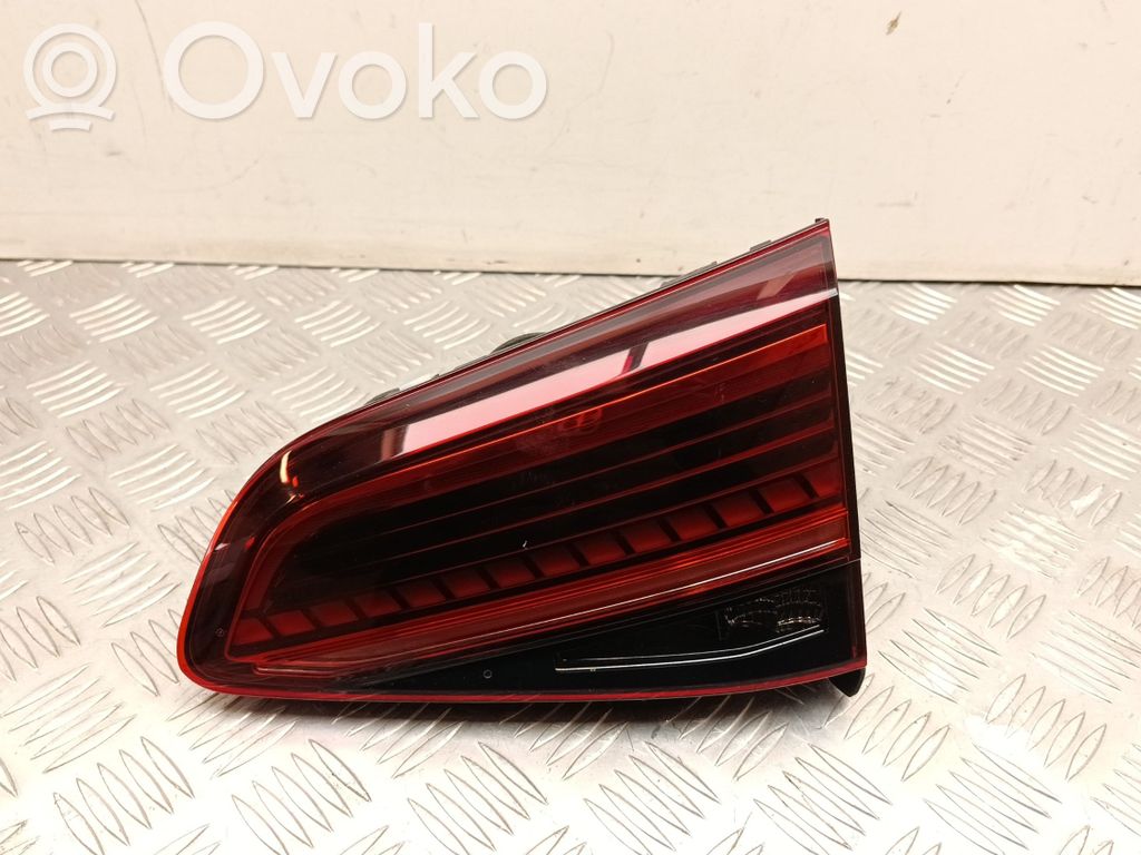 Volkswagen Golf VII Lampy tylnej klapy bagażnika 