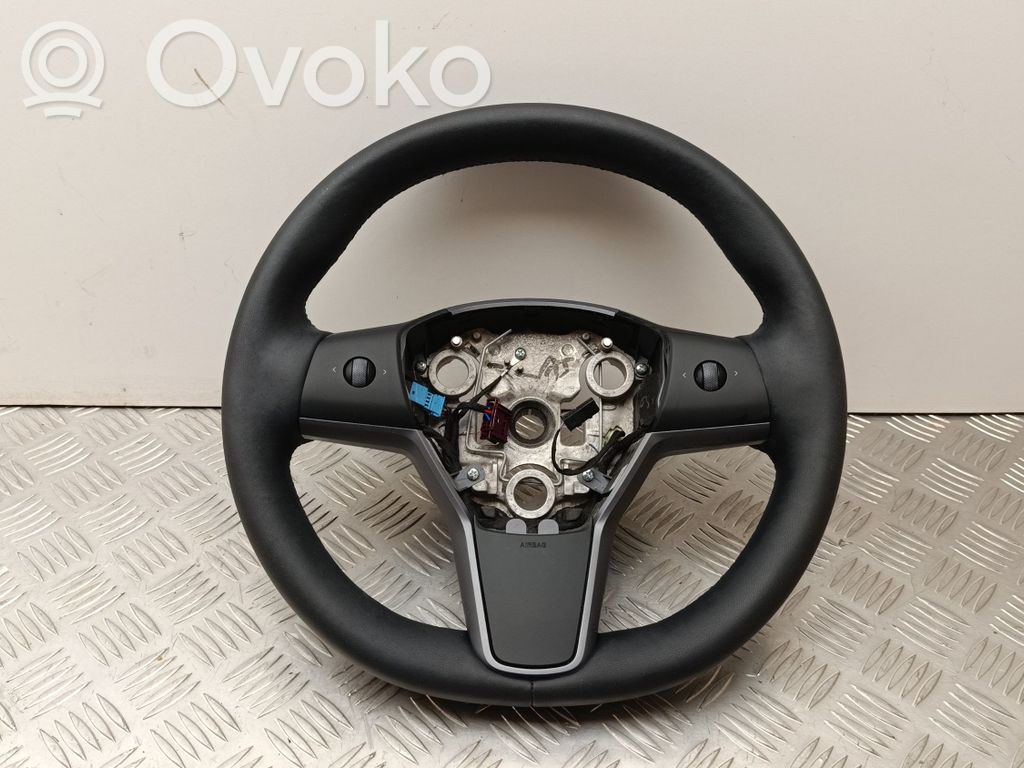 Tesla Model Y Stūre 