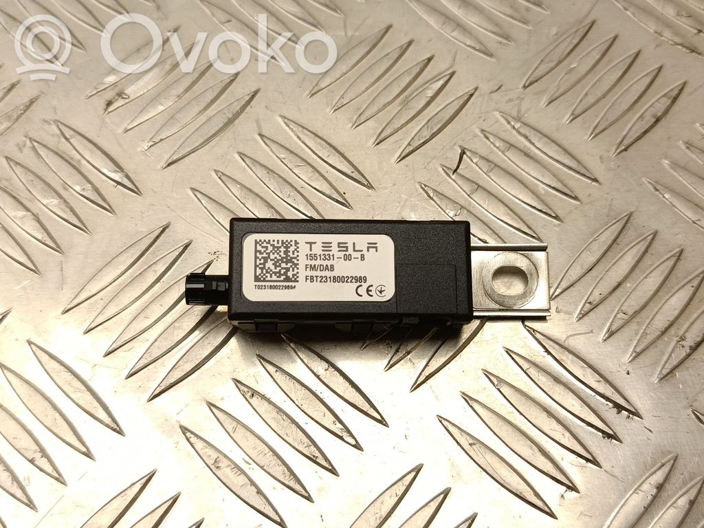 Tesla Model Y Antenos stiprintuvas 