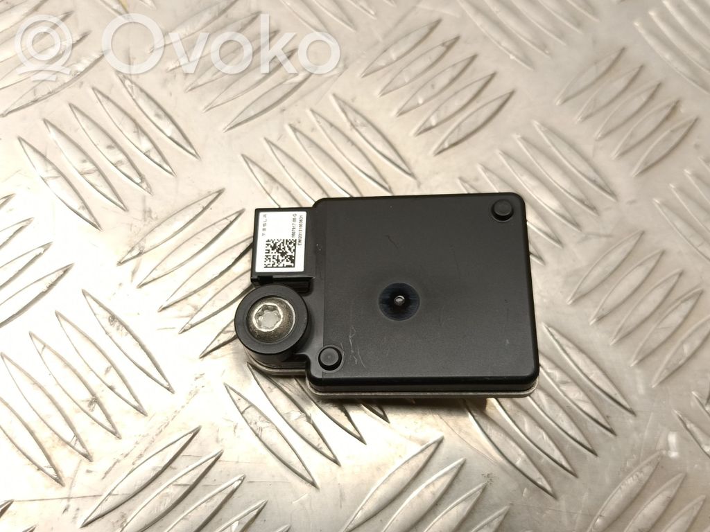 Tesla Model Y Antenos valdymo blokas 