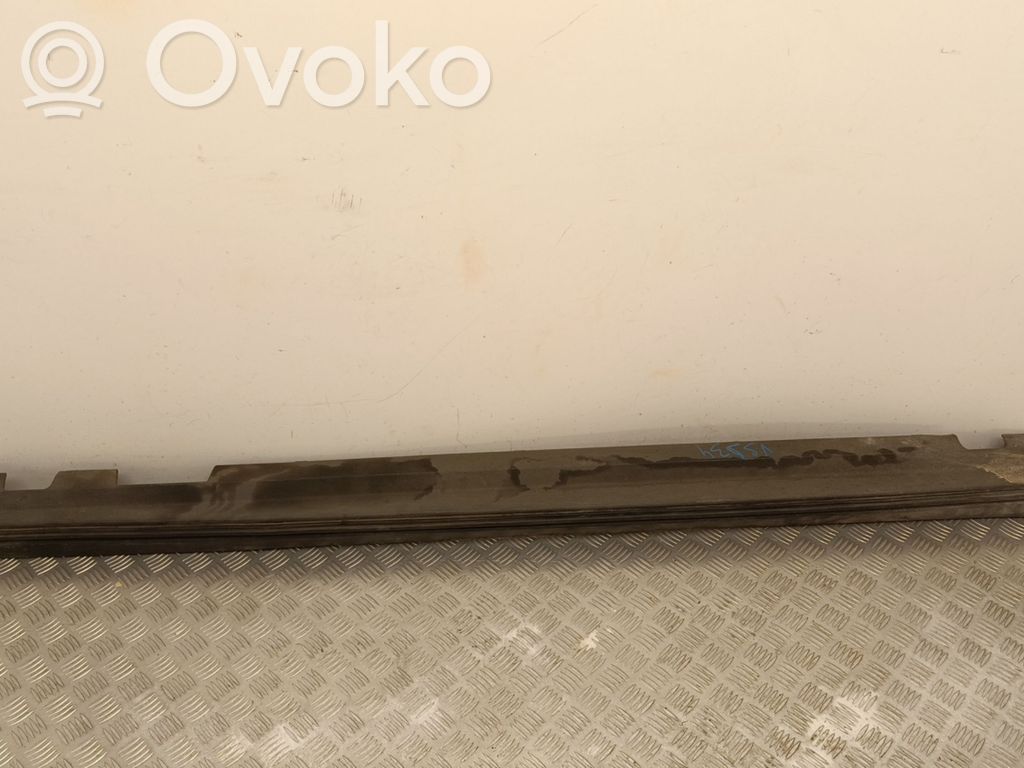 Volvo XC40 Side skirt front trim 