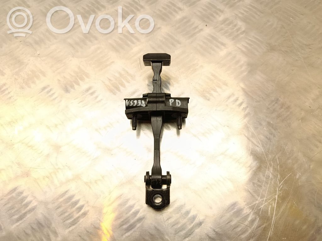 Volvo XC40 Etuoven pidätin 