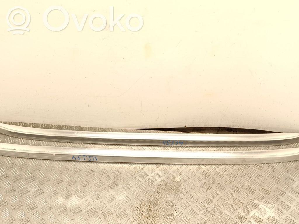 Volvo XC40 Barra del techo 