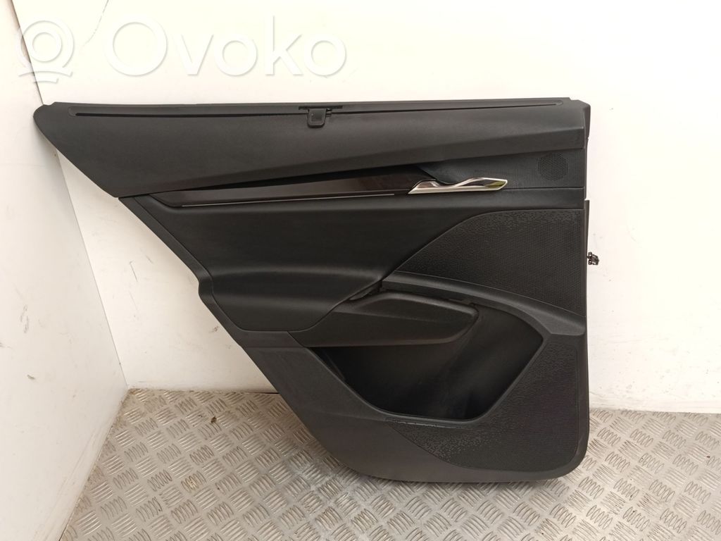 Skoda Enyaq iV Boczki / Poszycie drzwi tylnych 