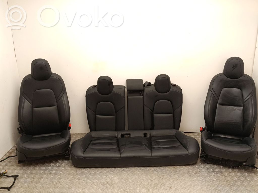 Tesla Model 3 Sėdynių komplektas 