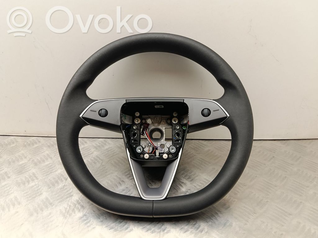 Tesla Model 3 Highland Vairas 