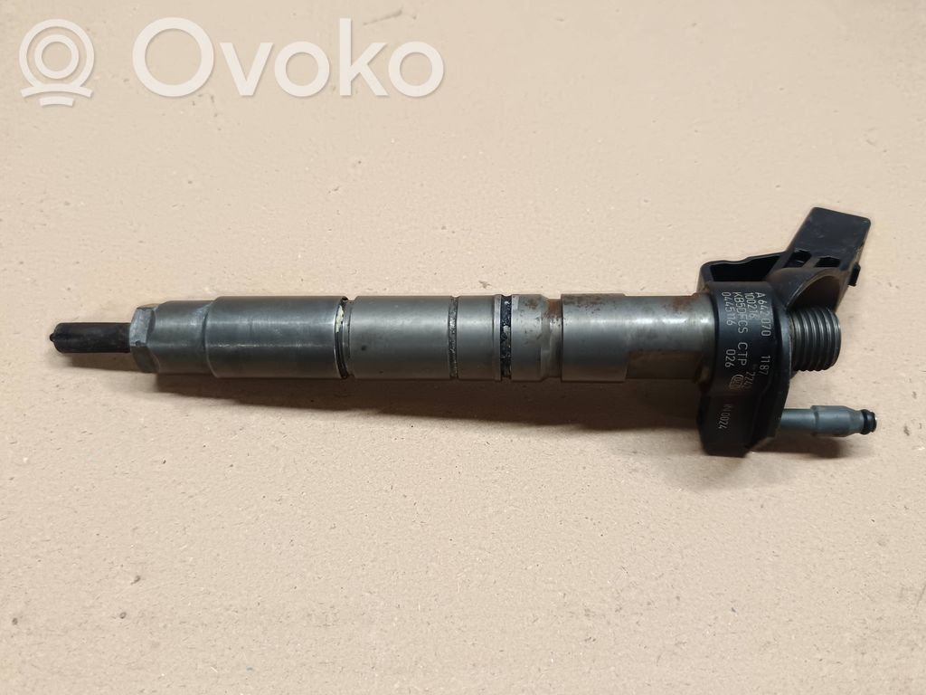 Inyector de combustible   A6420701187,0445116026,100216