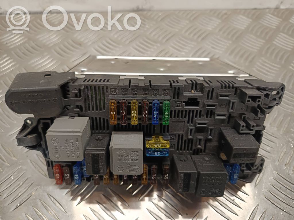 Mercedes-Benz E W211 Drošinātāju bloks 