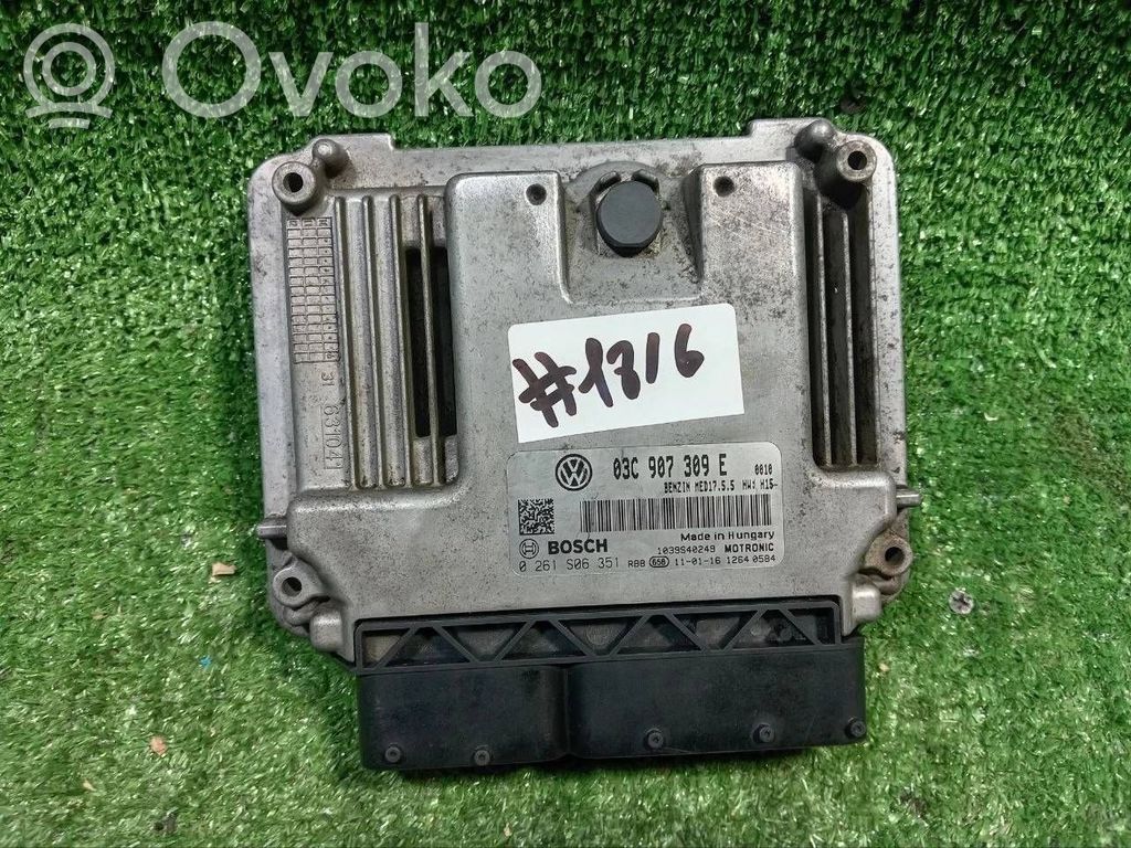 Volkswagen PASSAT B7 Engine control unit/module 