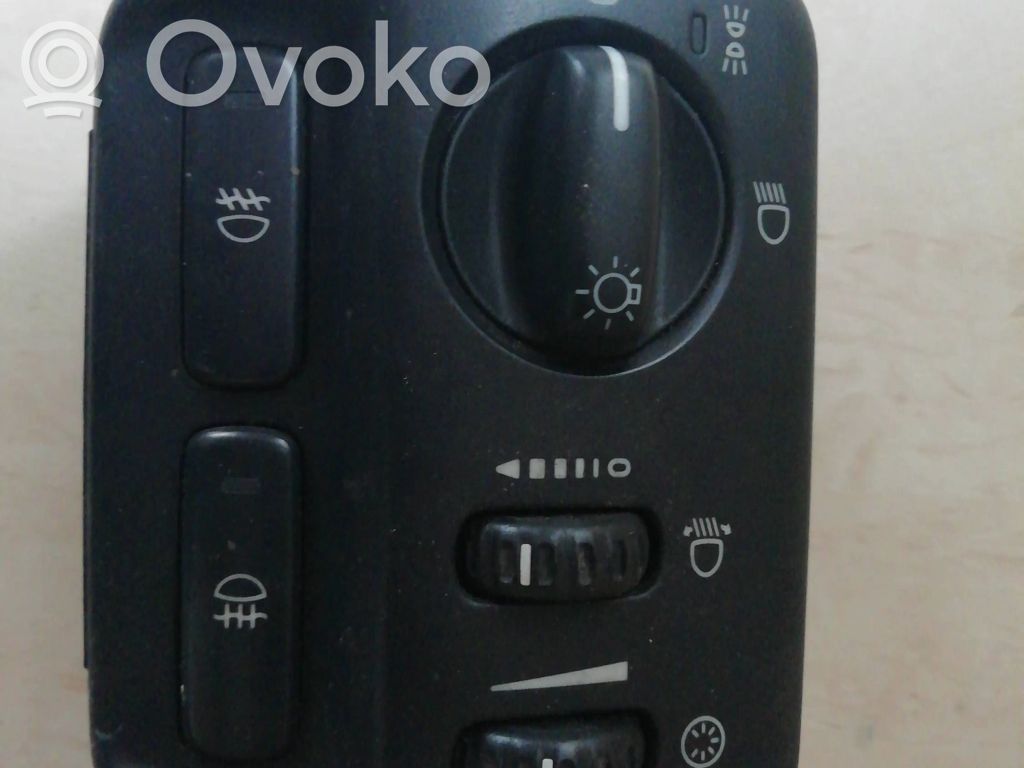 Light switch   8691745,C68M0