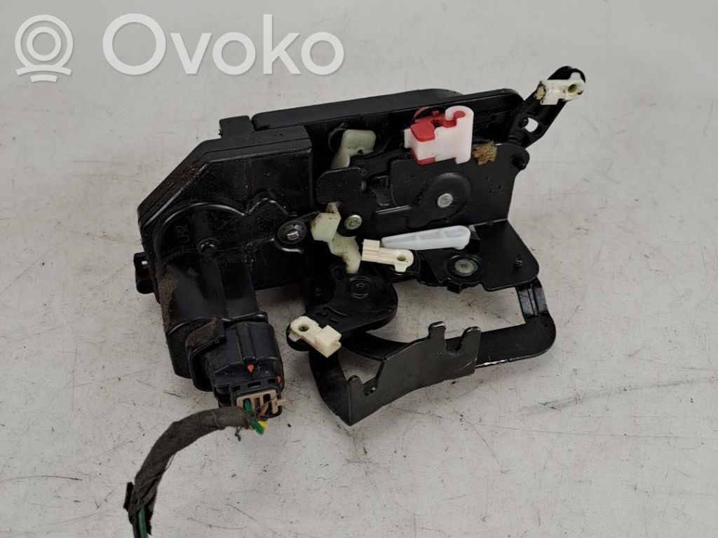 SsangYong Rodius Zamek drzwi przednich 