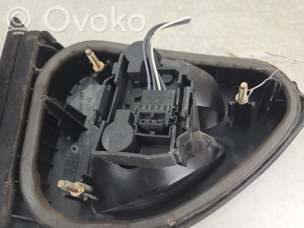 Renault Megane I Lampă spate în capacul portbagajului 