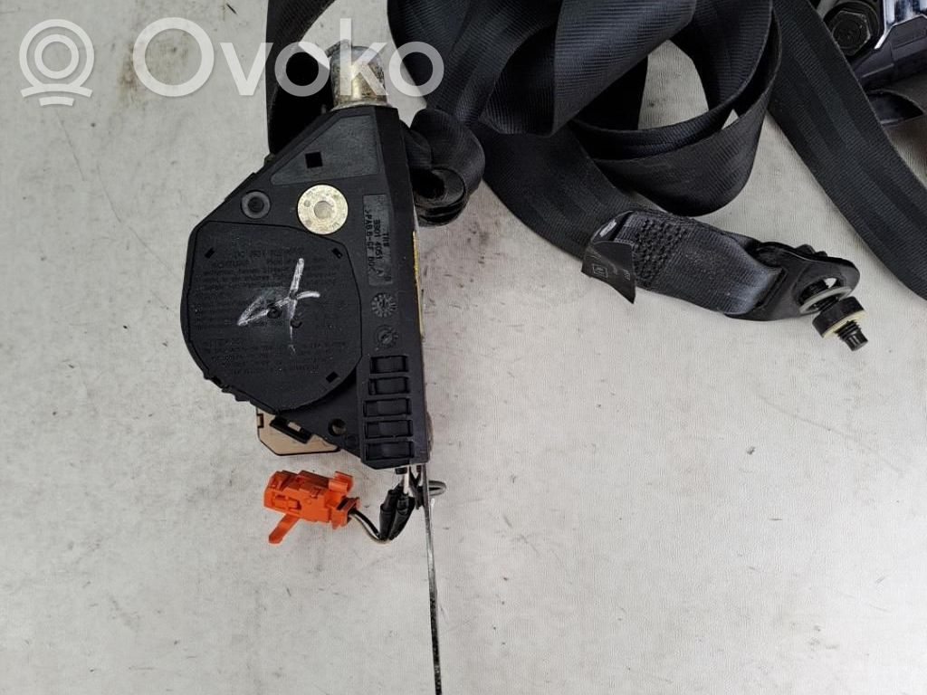 Nissan Micra Cinturón delantero 