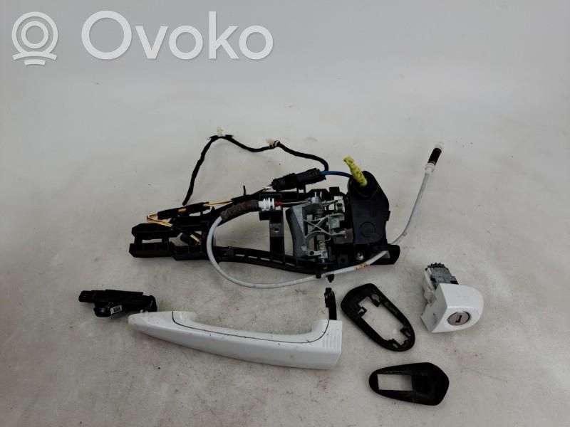 BMW 4 F32 F33 Klamka zewnętrzna drzwi przednich 
