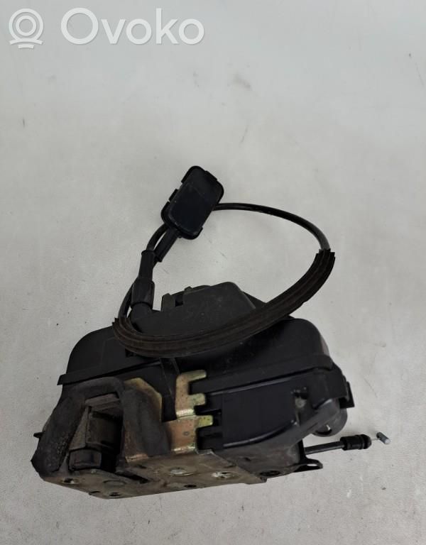 Nissan Primera Front door lock 