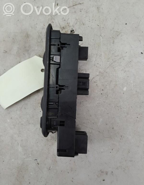 Ford Fiesta Electric window control switch 
