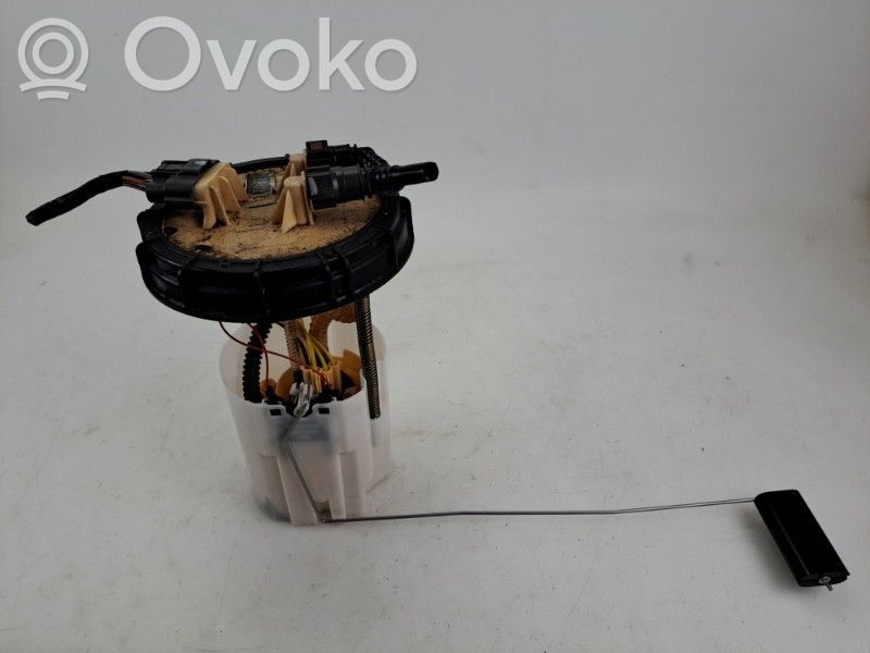Bomba interna de combustible