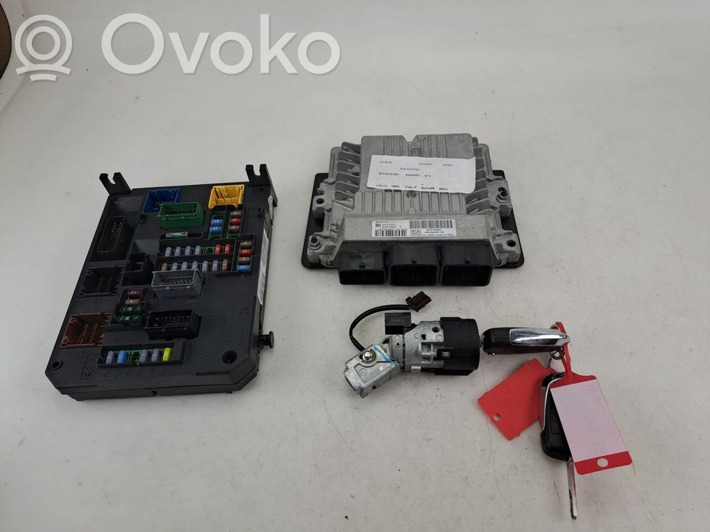 Citroen C4 II Engine ECU kit and lock set 