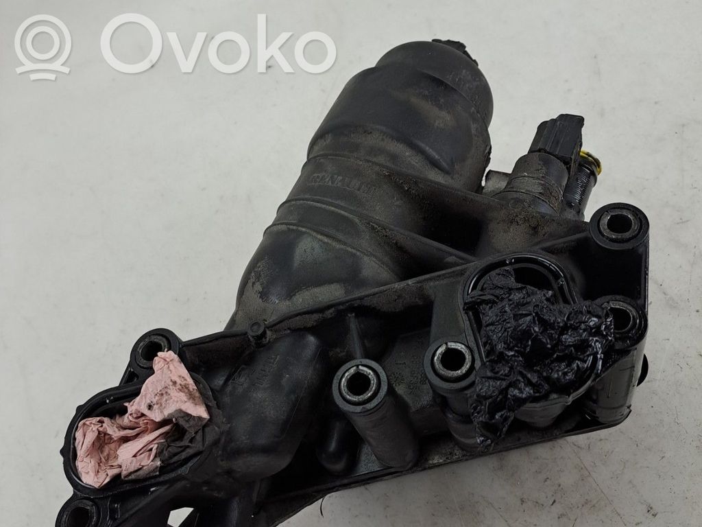 Opel Vivaro Mocowanie / uchwyt filtra oleju 
