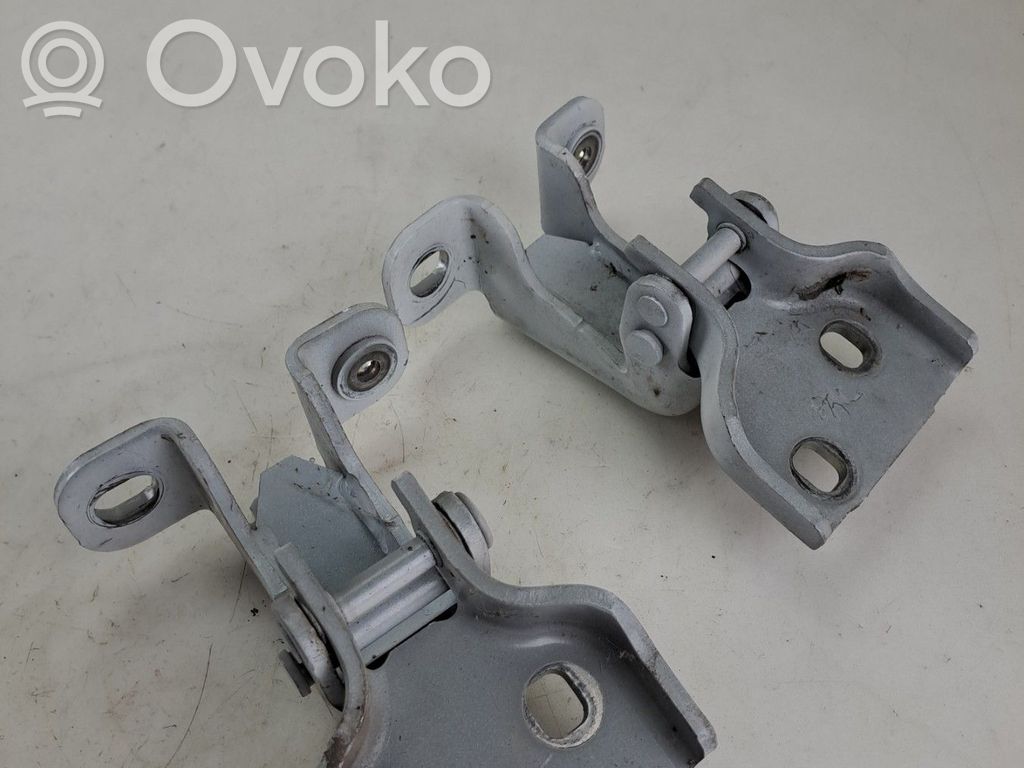 Opel Vivaro Front door upper hinge 