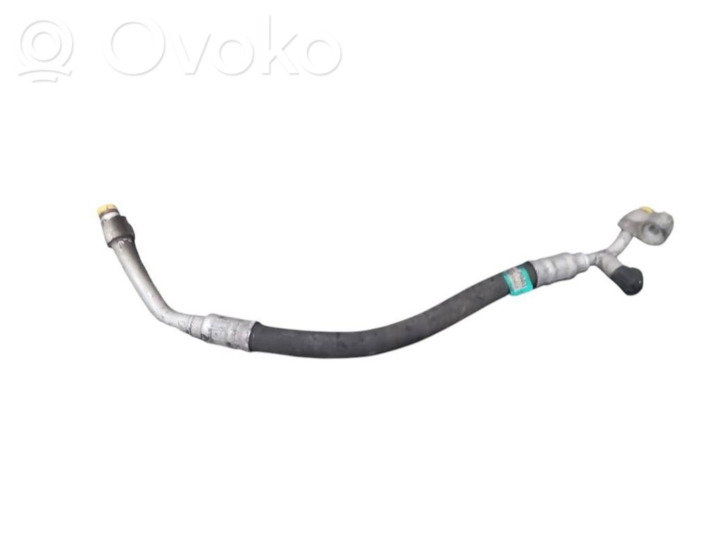BMW 3 E90 E91 Ilmastointilaitteen putki (A/C) 