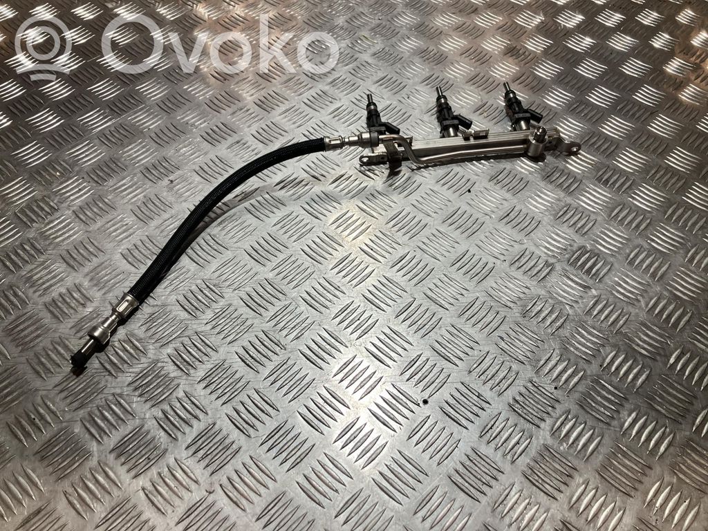 BMW X1 U11 Linea principale tubo carburante 
