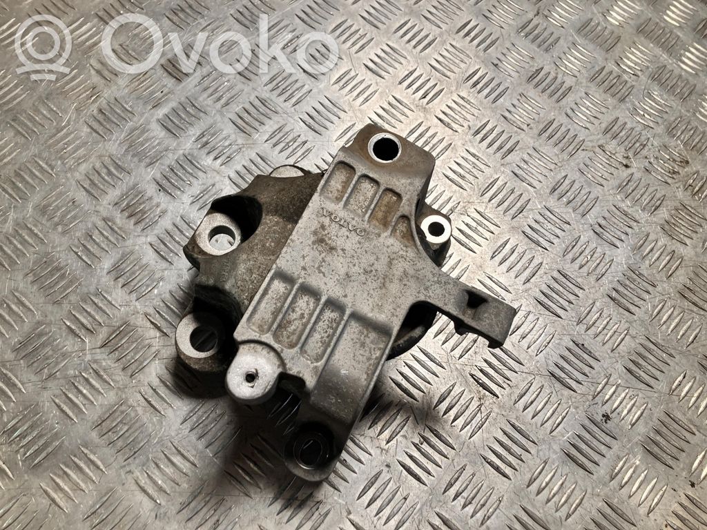 Volvo XC40 Engine mount vacuum valve 