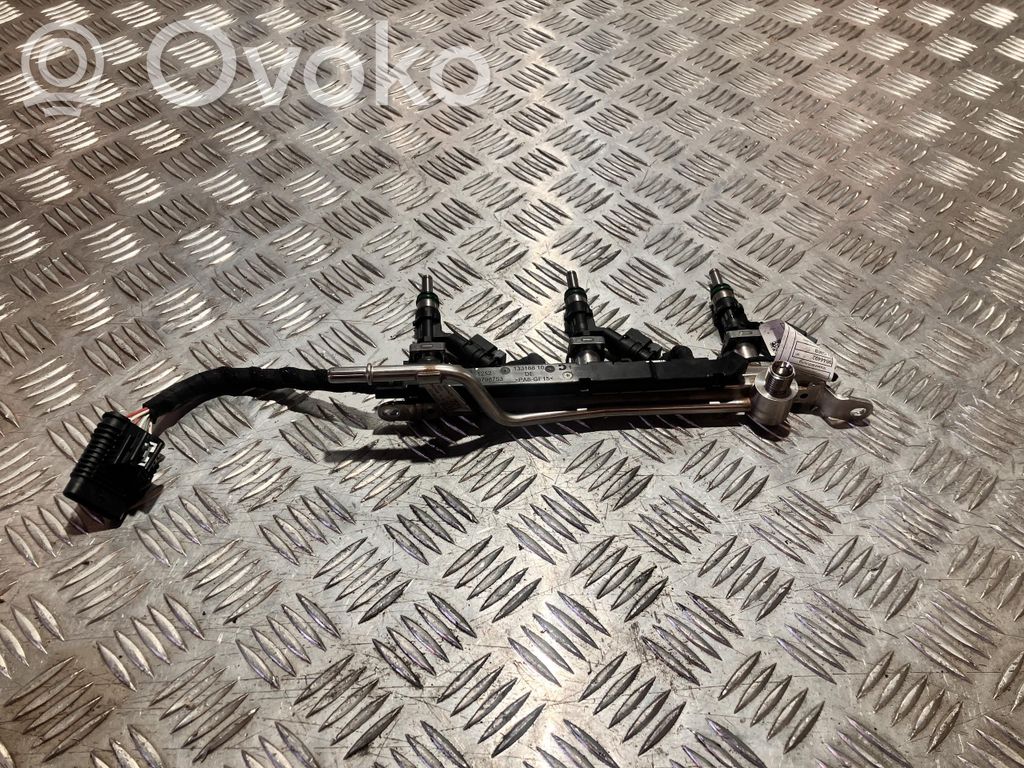 BMW X1 U11 Linea principale tubo carburante 